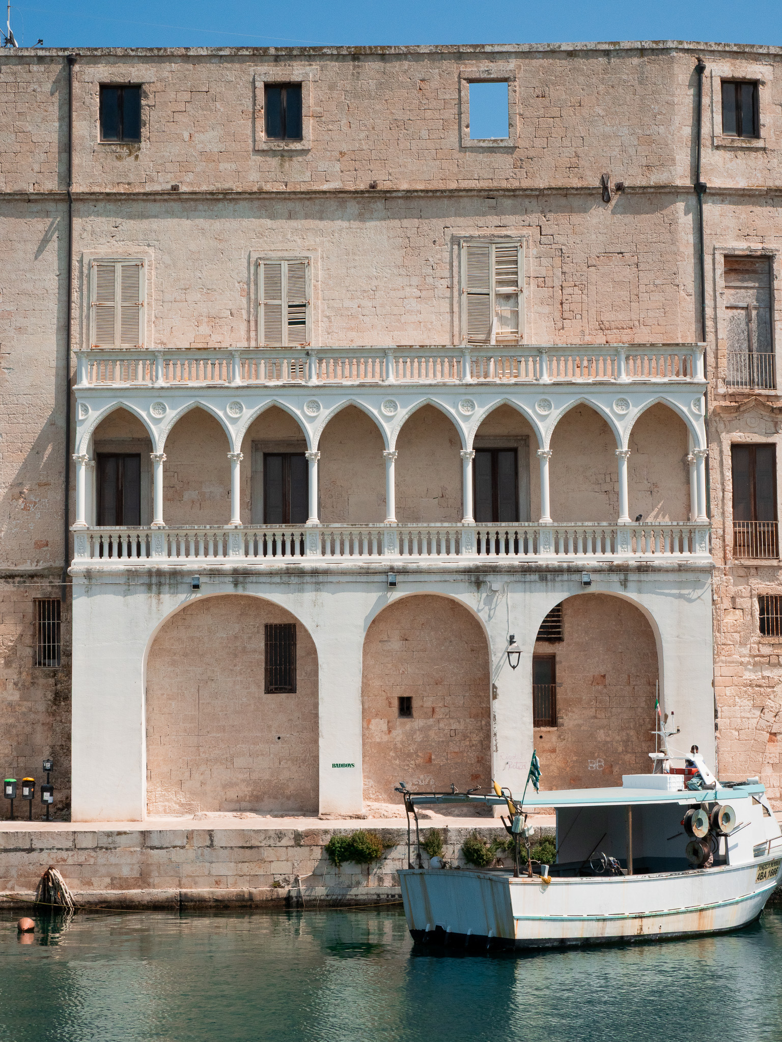 Barque Monopoli