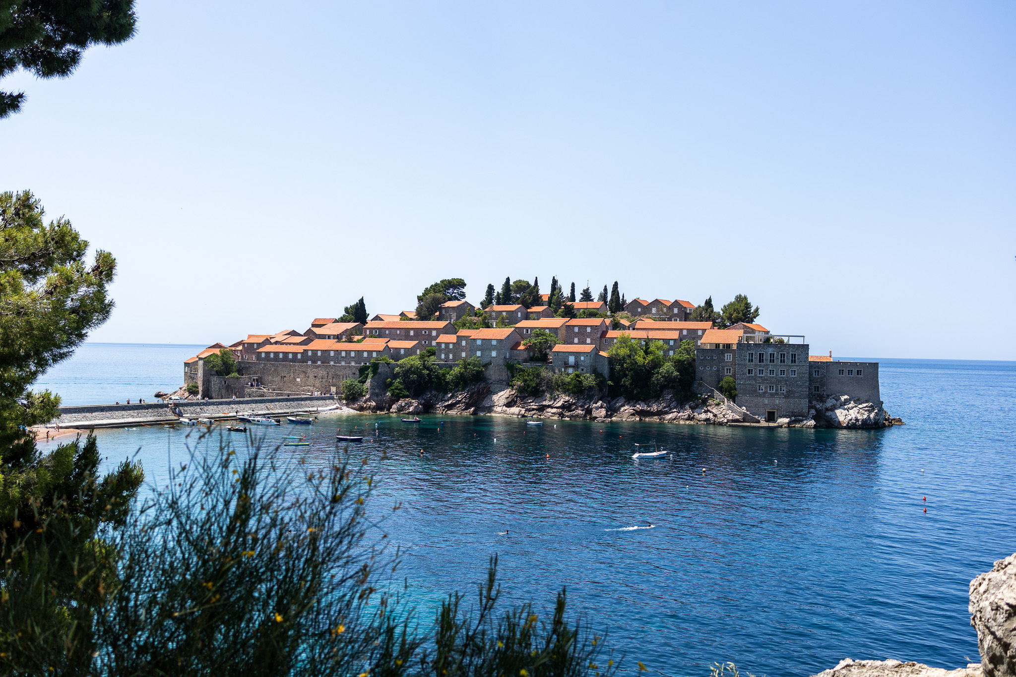 Îlot fortifié de Sveti Stefan relié à la côte du Monténégro